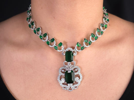 Emaraid Royal Gala Set