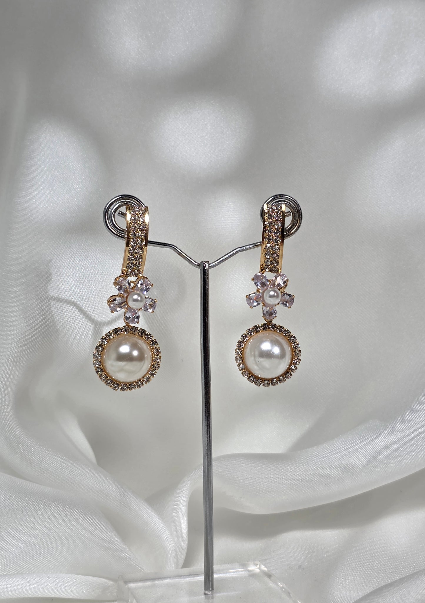 Aura Pearl Drop Earrings