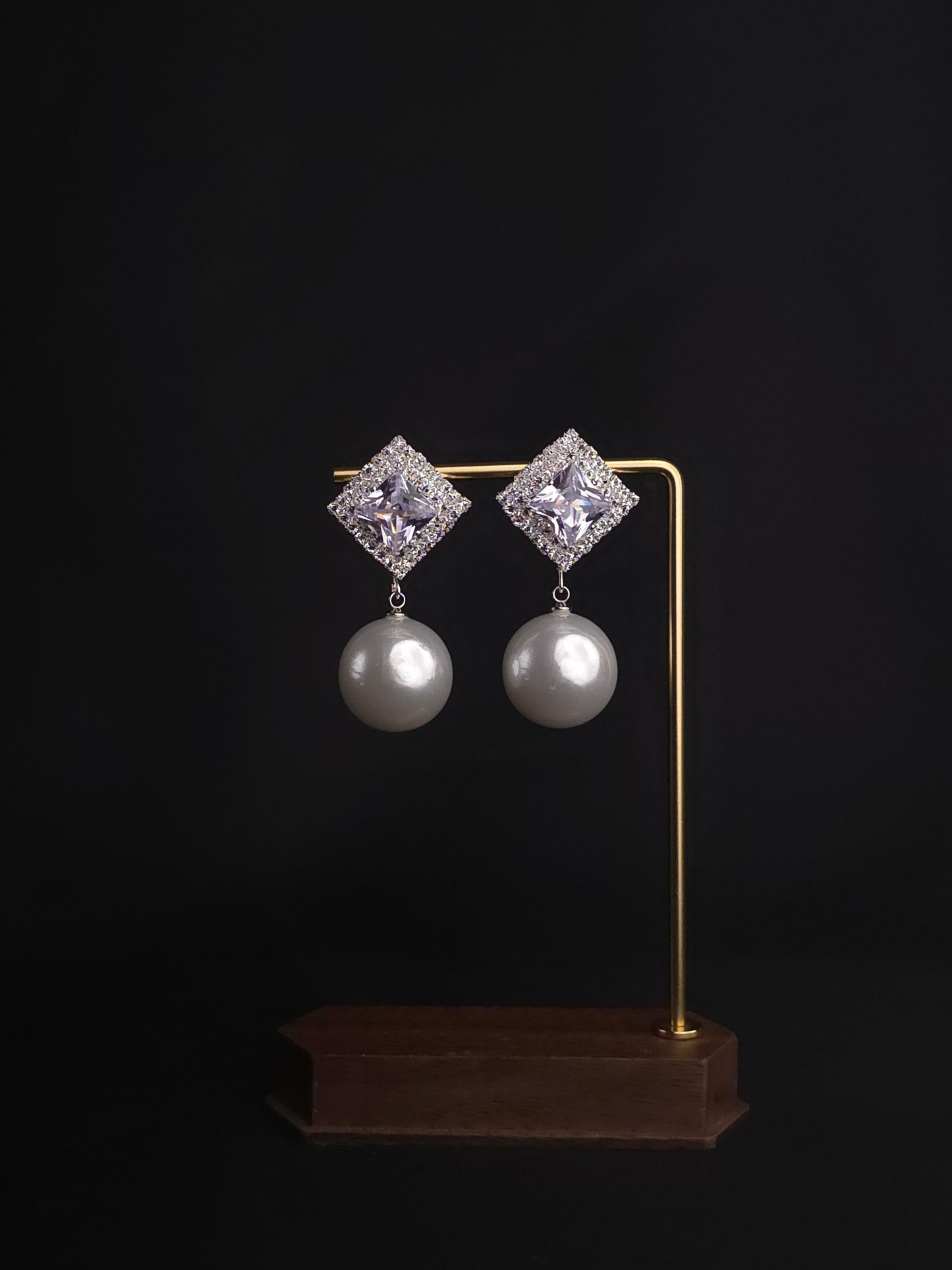 Charm Solitaire Drops Earring