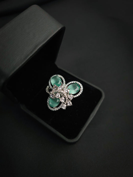 Royal Trillium Finger Ring