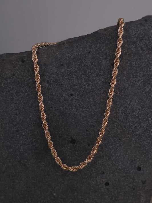 Twisted Bold Chain