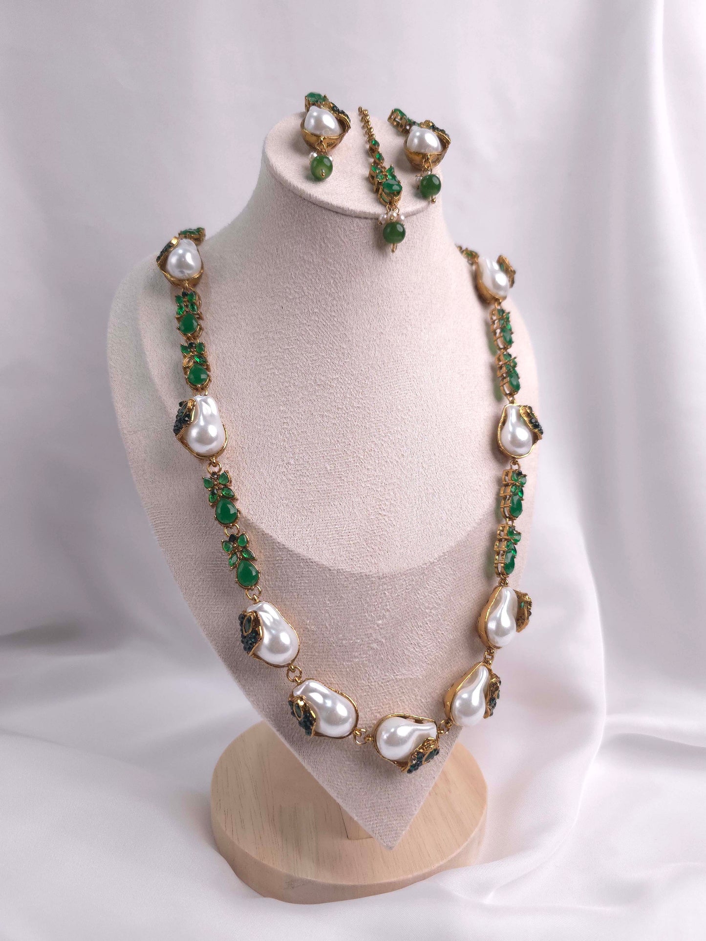 Moti-e-Phool Pearl Set