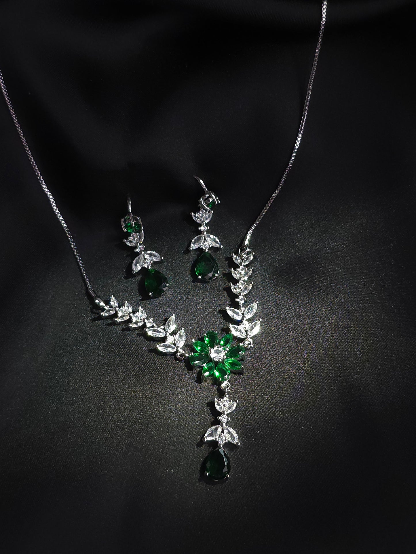 Nature-Inspired Green Zirconia Set