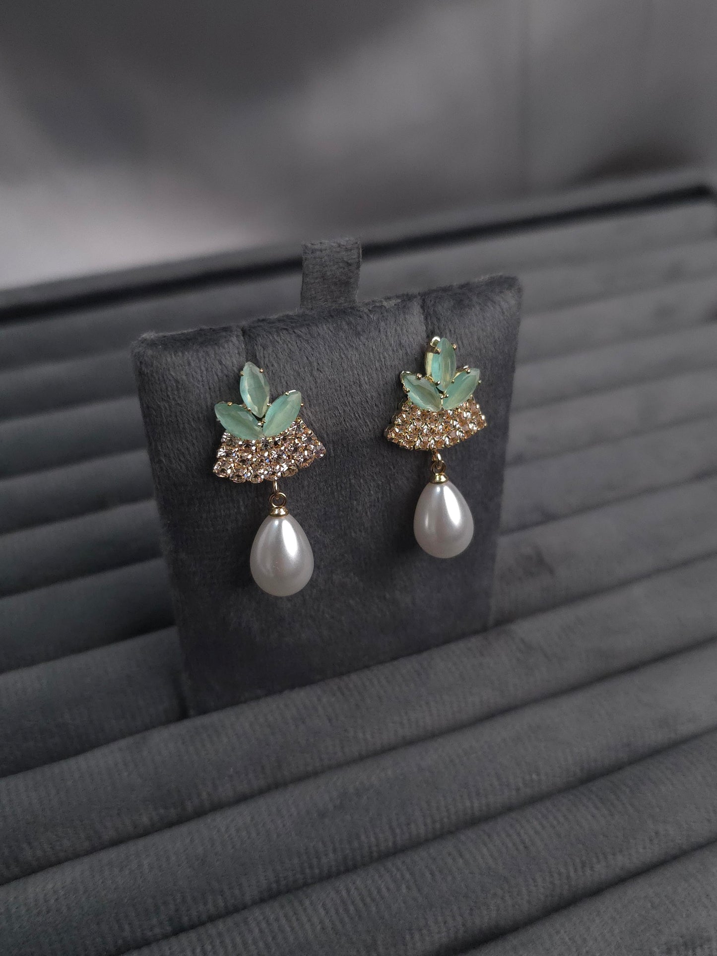 Fan Pearl Drops
