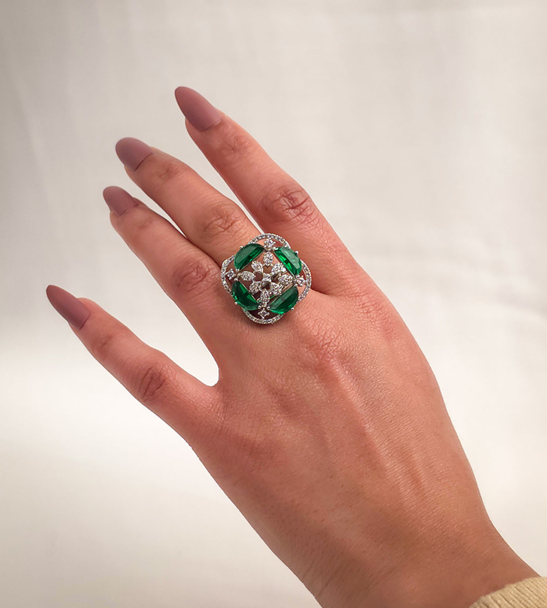 Verdent Snowflake Ring