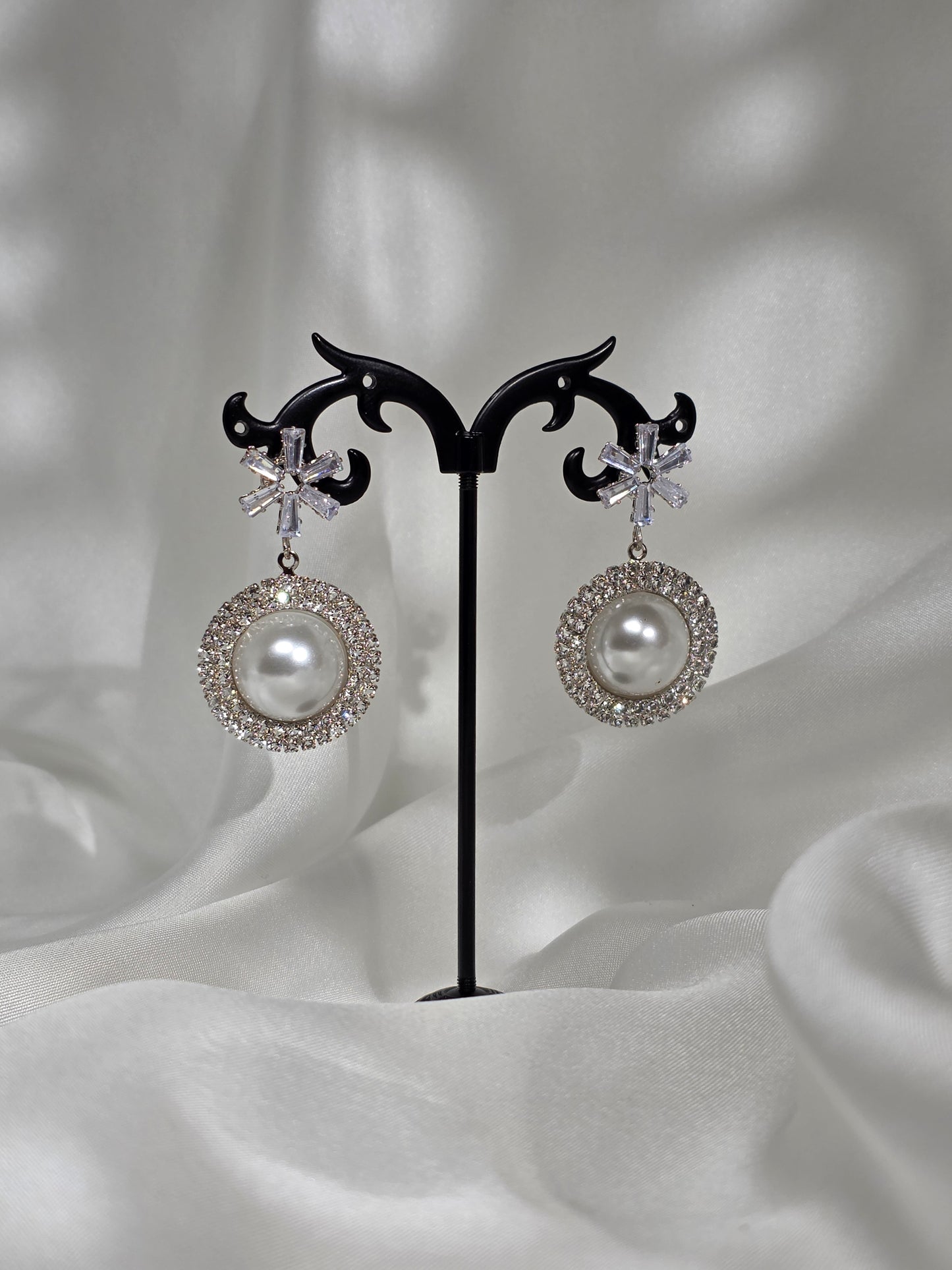 Aura Grace Drop Earrings