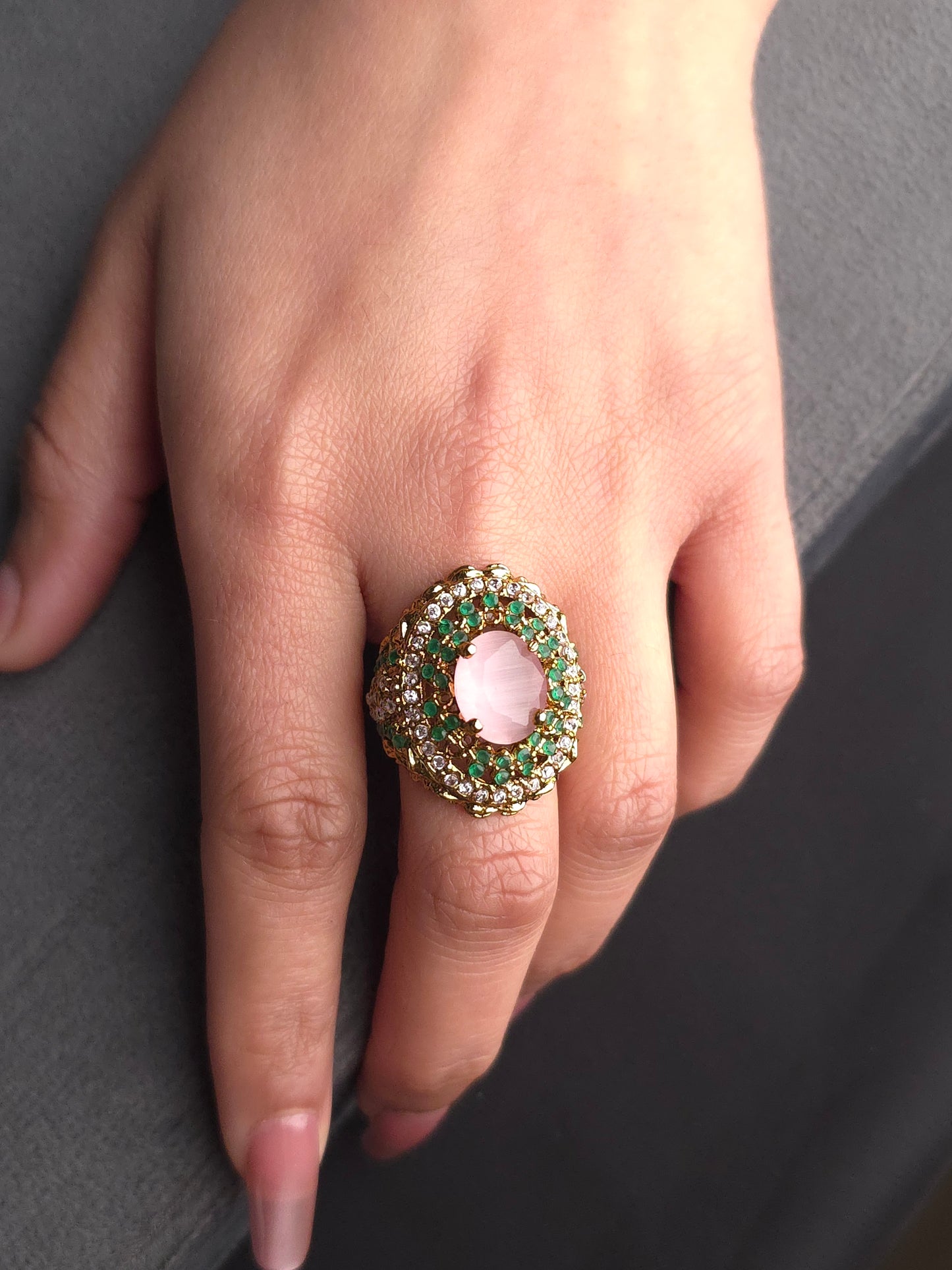 Naurattan-Style Cluster Ring