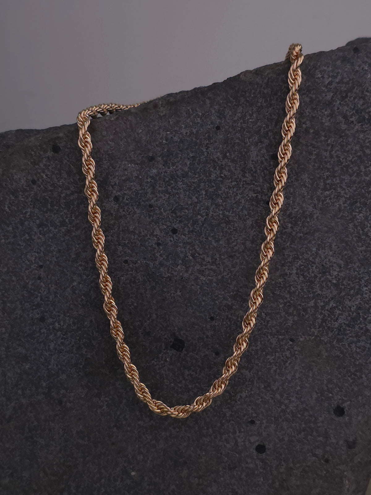 Twisted Bold Chain