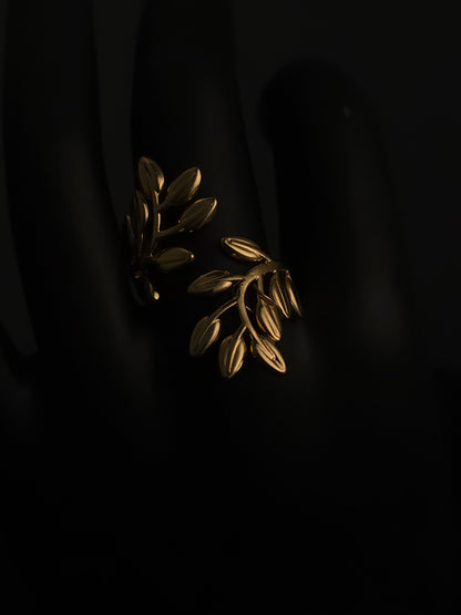 Eden Leaf Ring