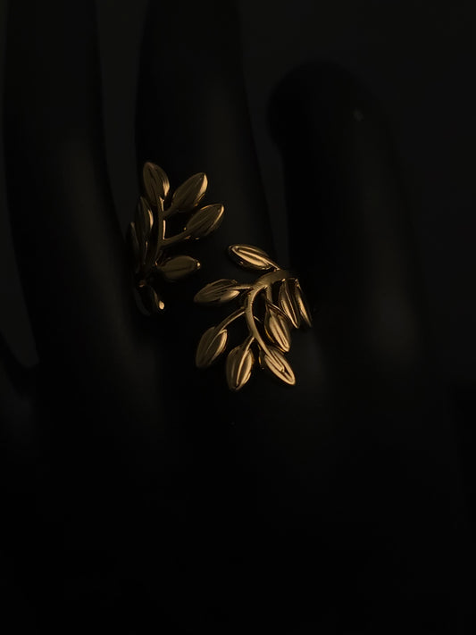 Eden Leaf Ring