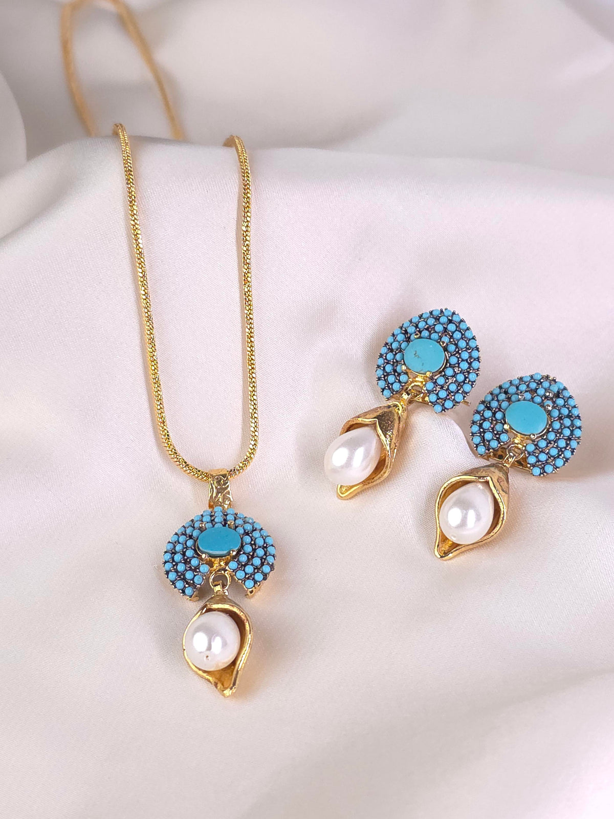 Turquoise Stone Pearl Pendant Set