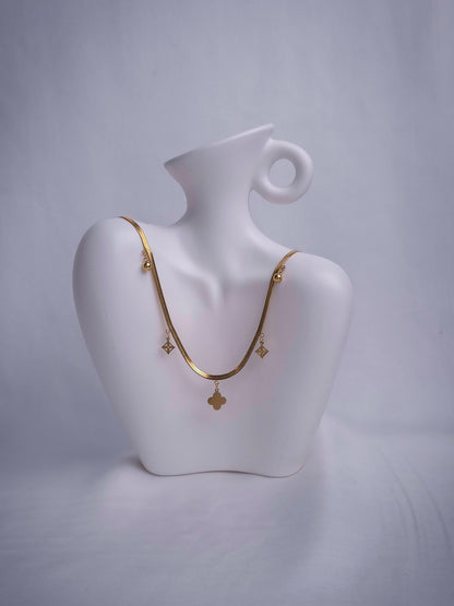 Clover Charm Hearingbone Chain