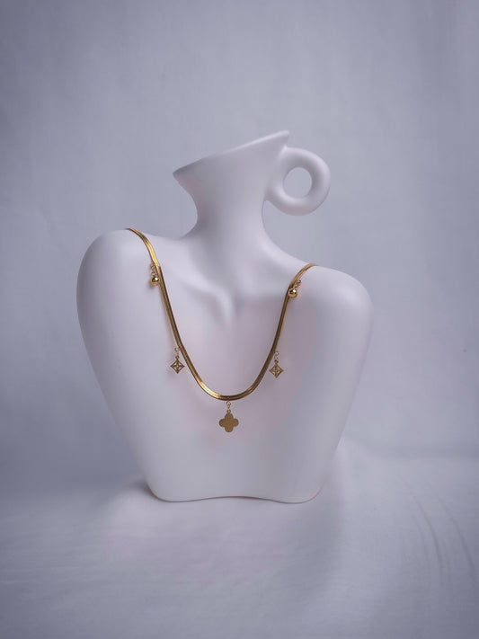 Clover Charm Hearingbone Chain