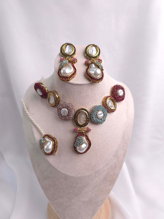 Rang-e-Deewan Pearl Mughal Charm Set