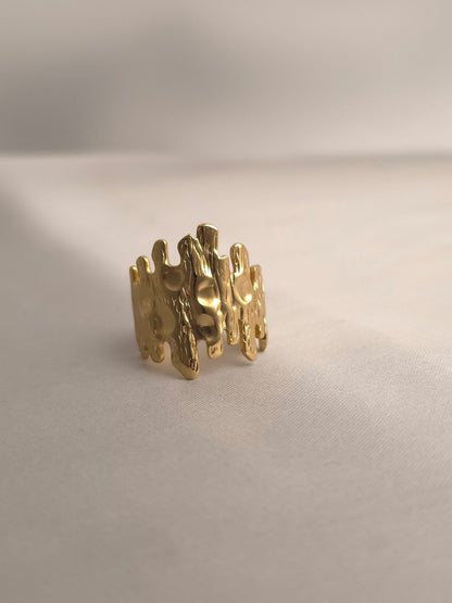 Sculpted Drip Ring