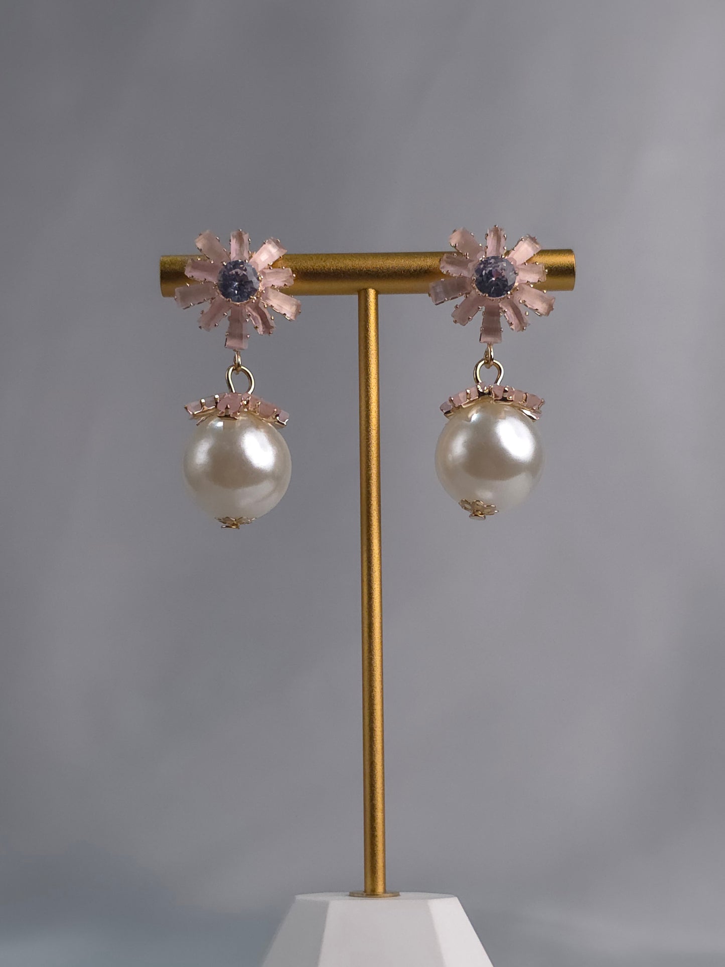 Snowflake Pearl Drops
