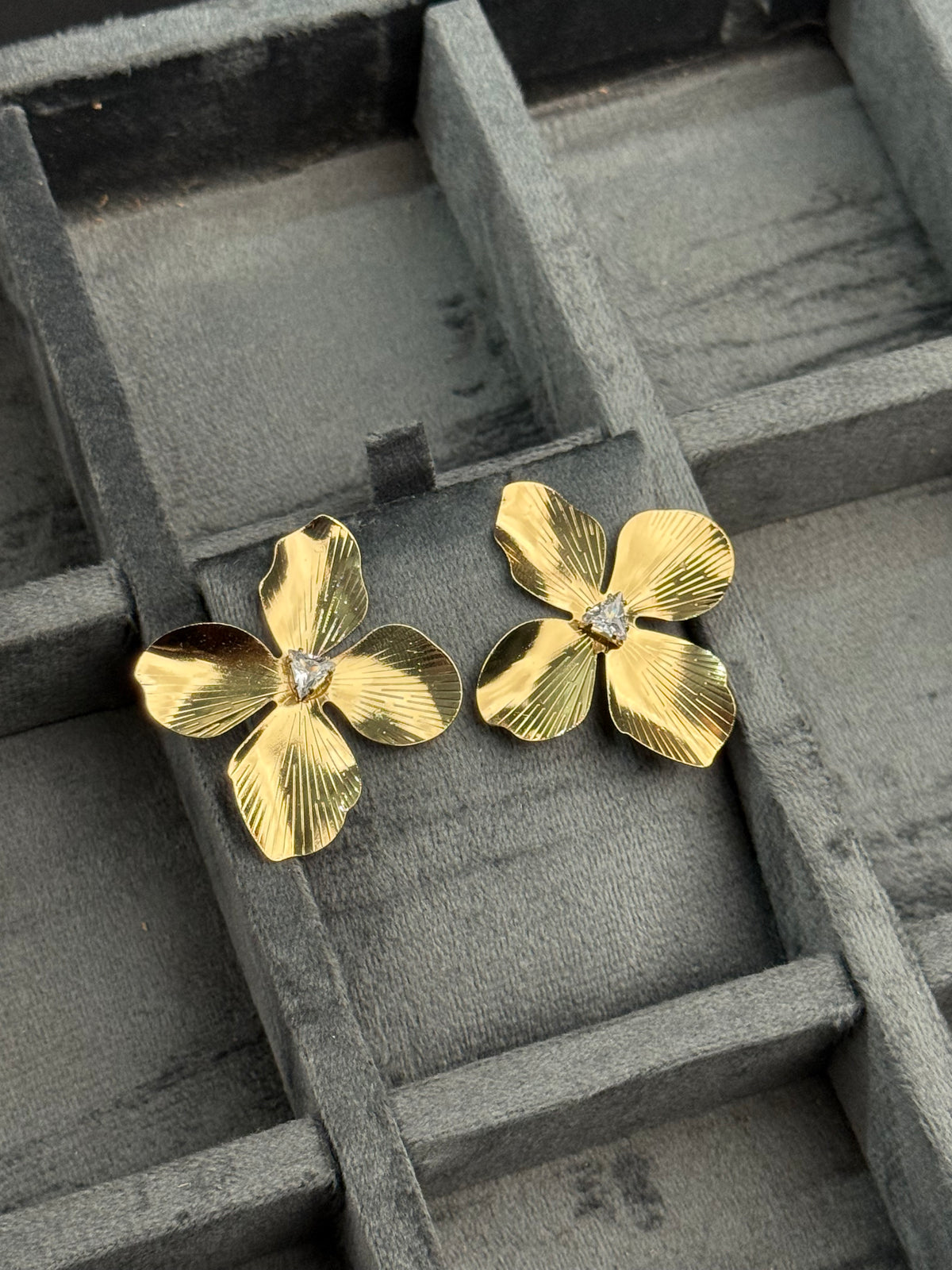 Petal Ray Studs